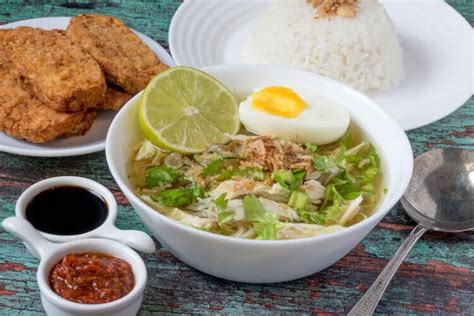 Soto Ayam yang Schmackhaft und Würzig: Eine kulinarische Reise nach Tasikmalaya!