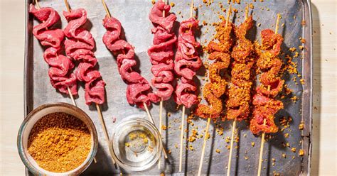  Suya! Ein rauchiges und würziges nigerianisches Grill-Abenteuer aus Qua Iboe