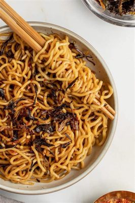  YanchengScallionOilNoodles:  Ein unvergessliches Geschmackserlebnis aus scharfen Zwiebeln und saftigem Fleisch?